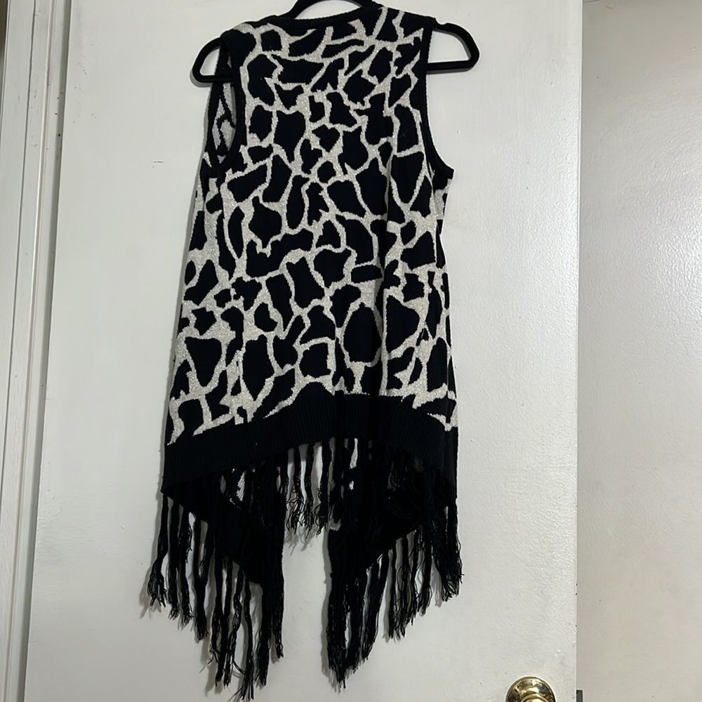 BCBGMAXAZRIA animal print fringe vest - Picture 4 of 4